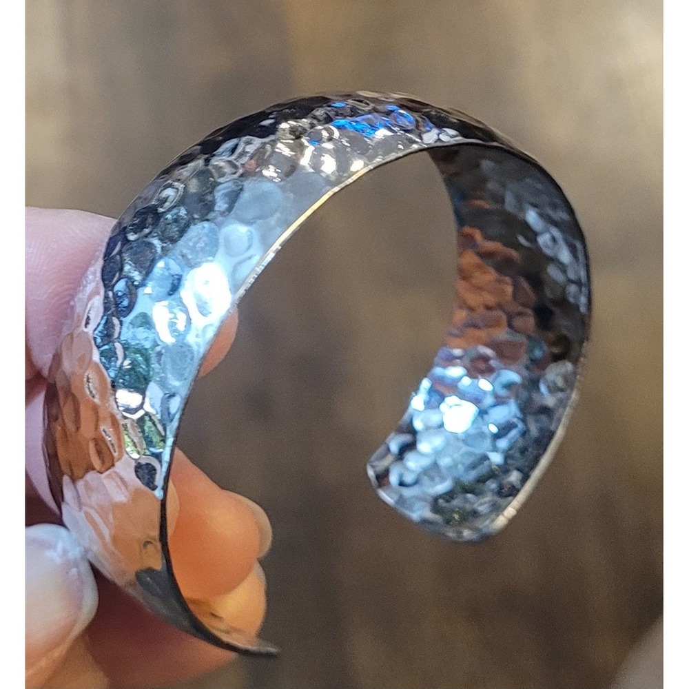 Vintage Sarah Coventry Hammered Silver Tone Cuff Bangle Bracelet Signed